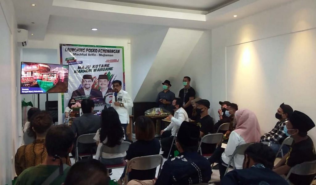 Cawali Surabaya bersama relawan Jaringan Kemandirian Nasional (Jaman) Jatim