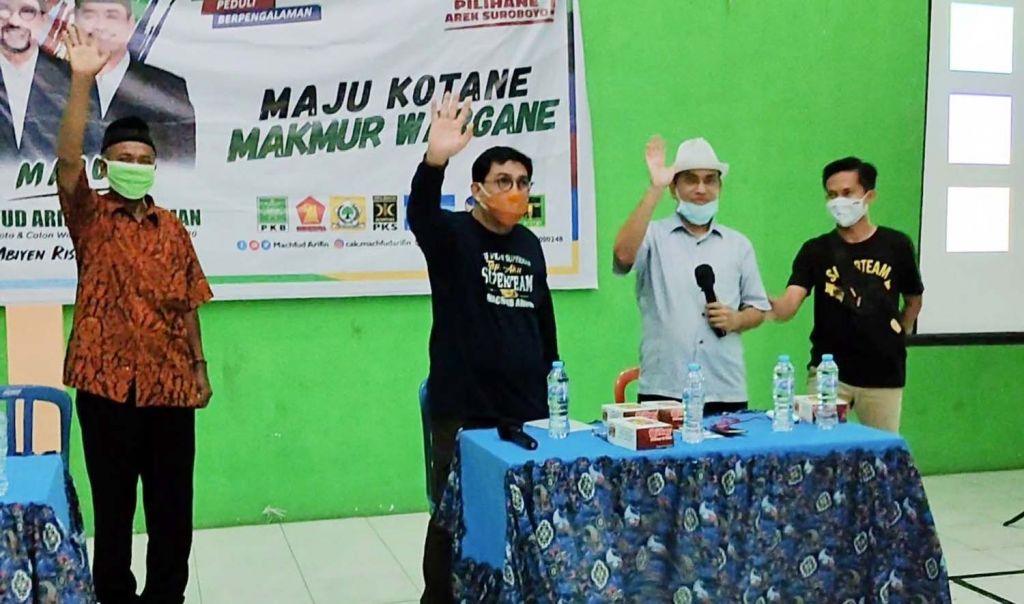 Calon Wali Kota Surabaya Nomor Urut 2, Machfud Arifin menyapa warga Bangunsari, Dupak