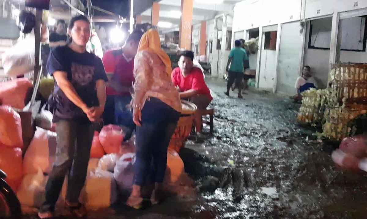 Pemkot Surabaya Dimintai Benahi Pasar Tradisional Agar Tak Lagi Jorok
