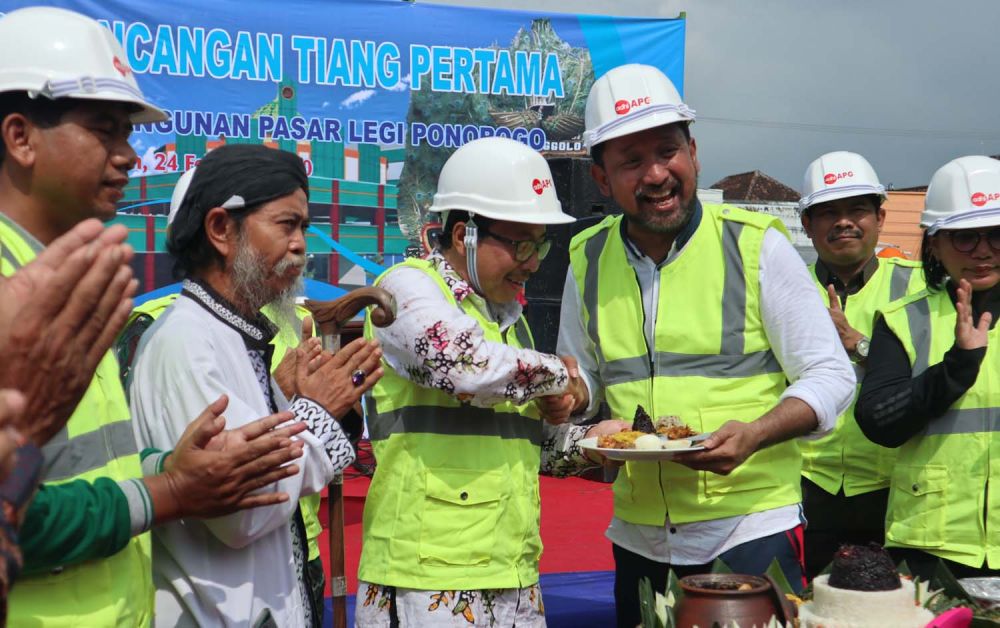 Bupati Ipong dalam tasyakuran dimulainya pembangunan Pasar Legi Ponorogo