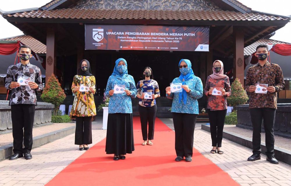 Pemkab Ponorogo bagikan masker gratis
