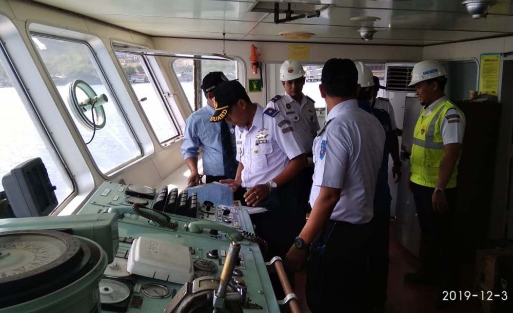 Pengecekan kapal-kapal yang beroperasi di Pelabuhan Ketapang-Gilimanuk