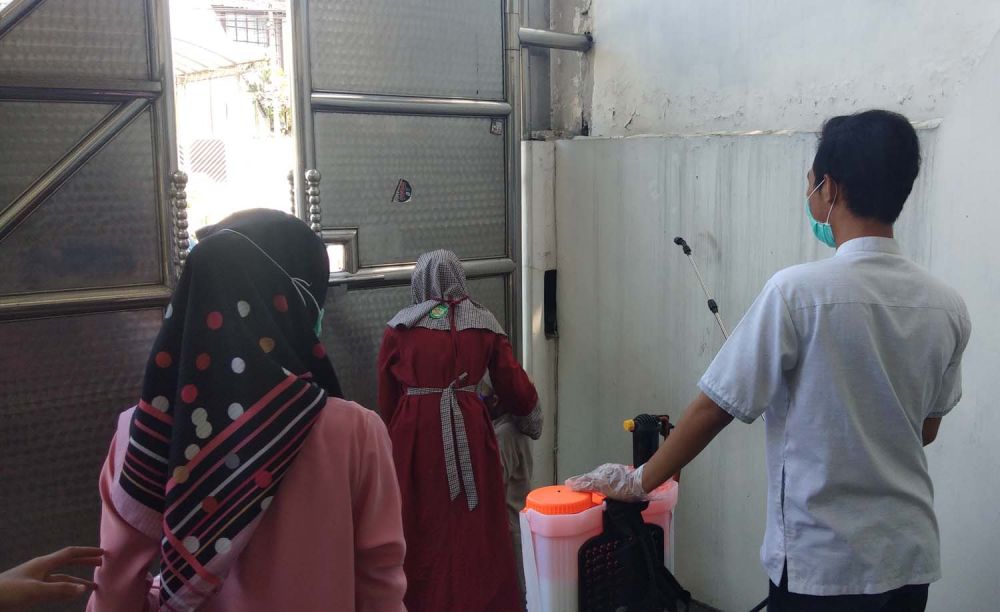 Saat pengusaha di Surabaya bantu warga terdampak Covid-19