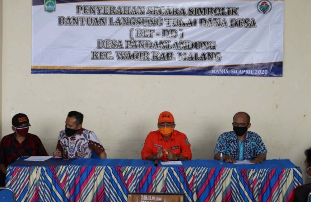 Kadis PMD Jatim Moh. Yasin menghadiri penyaluran BLT DD di Kabupaten Malang