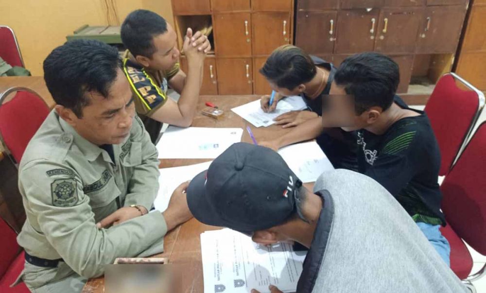 Para pemuda yang tergaruk pesta miras didata