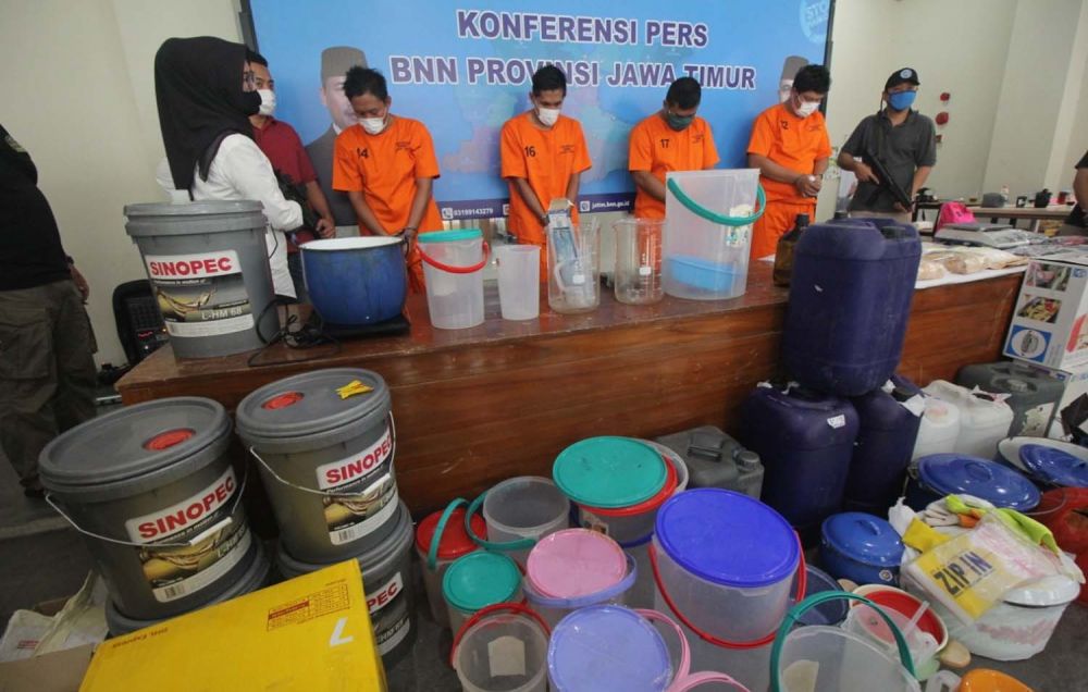 Barang bukti dari rumah produsen sabu disita BNNP Jatim