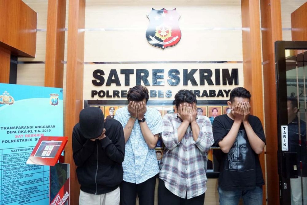 Empat provokator agar demo rusuh, diamankan di Polrestabes Surabaya
