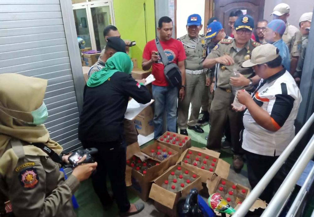 Ratusan botol miras disita Satpol PP Kota Probolinggo