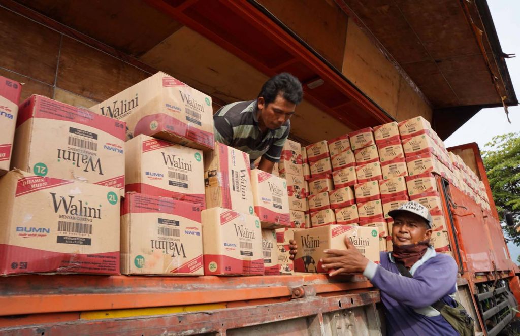 SIG menggelar kegiatan safari ramadan dengan membagikan 12.100 paket sembako ke sejumlah yayasan dan pondok pesantren di Jawa Timur