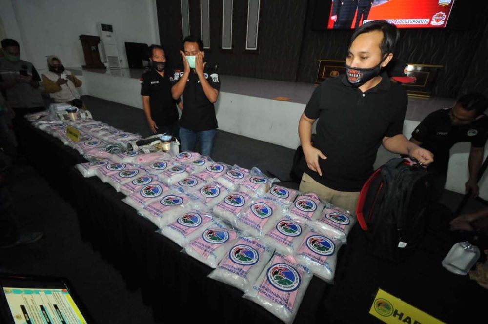 Barang bukti 100 kg atau 1 kuintal sabu yang disita dari Iwan, bandar narkoba yang ditembak mati Satresnarkoba Polrestabes Surabaya
