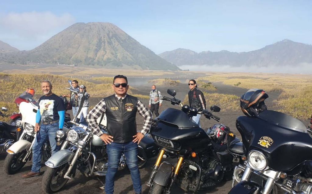 Saiful Anam bersama motor gede miliknya
