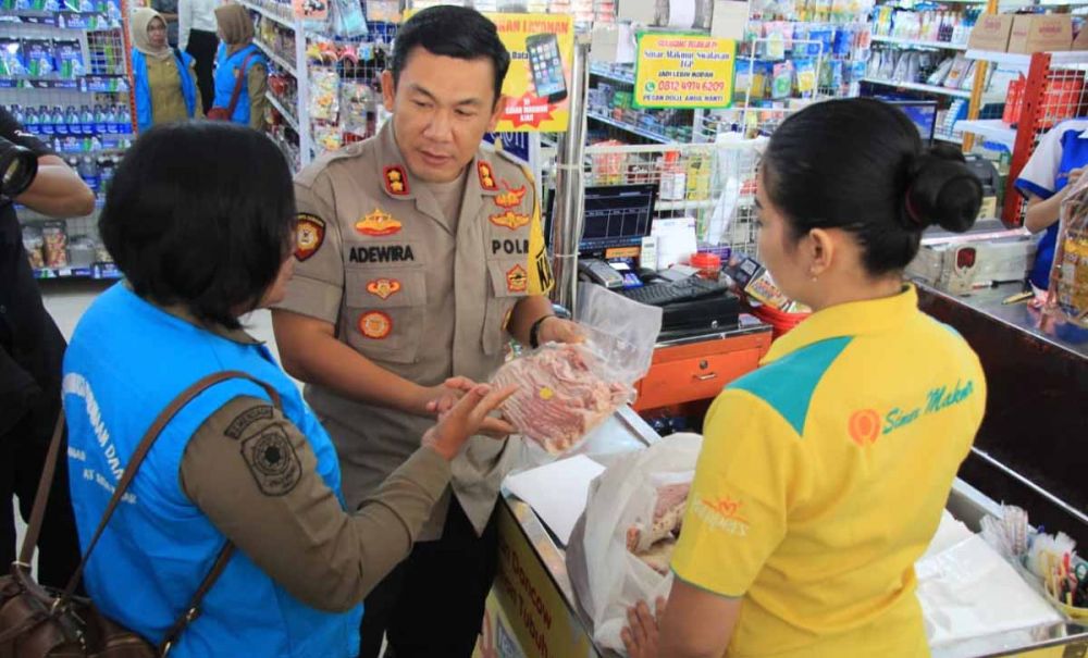 Makanan dan minuman dicek kelayakannya