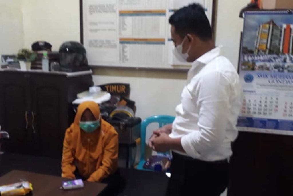 NF, seorang istri yang membantu suaminya menggelapkan belasan mobil rental diamankan polisi