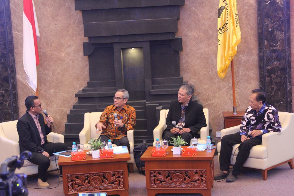 Talk show tentang Sensus Penduduk di UWK Surabaya