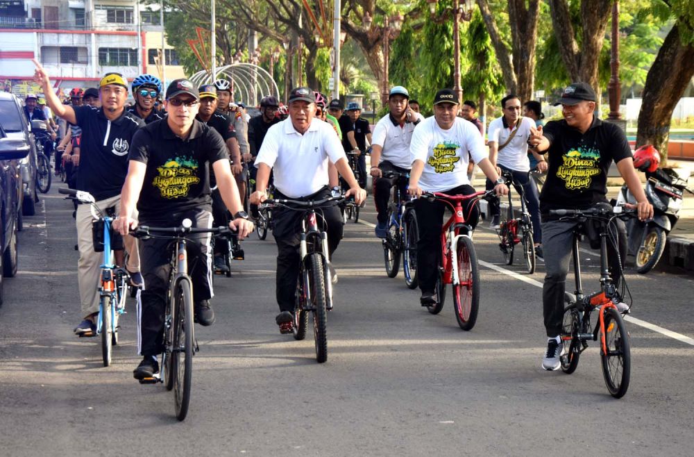 Forkopimda Lamongan bersama komunitas sepeda