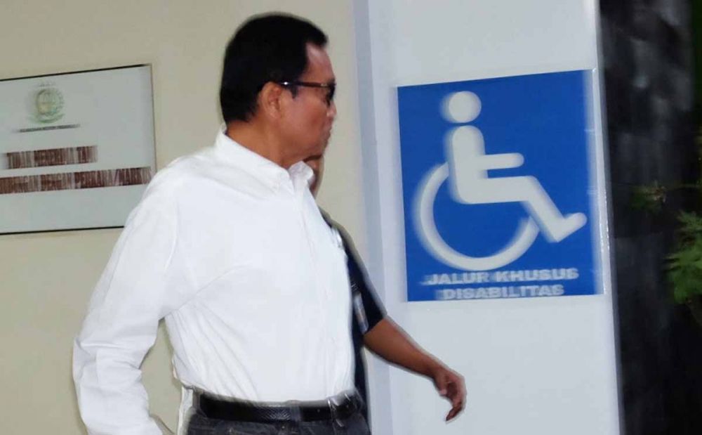Tatang Istiawan Witjaksono ditetapkan tersangka oleh Kejari Trenggalek (foto: suryamalang.tribunnews.com)