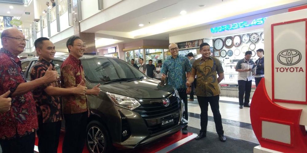 Peluncuran Toyota New Calya di Atrium PTC Surabaya