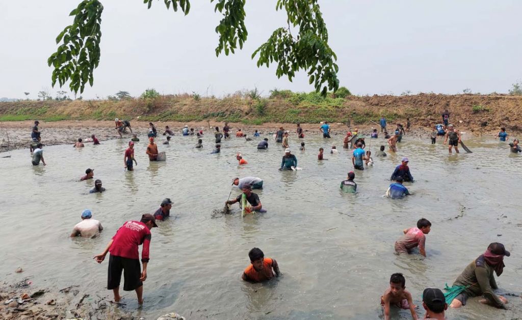 Tradisi nyusuk di Desa Gredek Kedungbanteng, Kecamatan Duduksampeyan, Kabupaten Gresik 