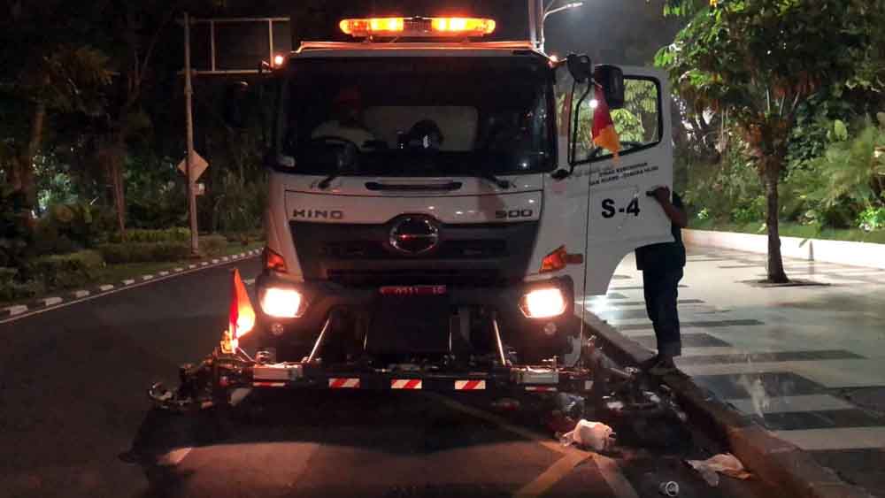 Mewarnai Mobil Sampah  GAMBAR MEWARNAI HD