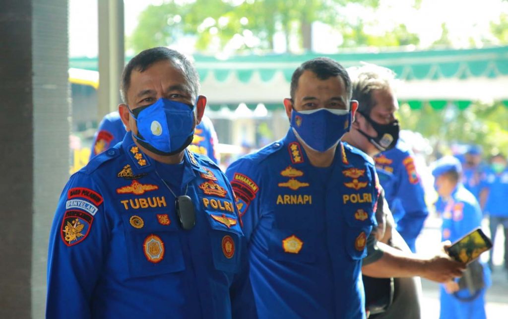 Kabagopsnal dan TIK Korairud Baharkam Polri, Kombes Pol Tubuh Musareh didampingi Dirpolairud Polda Jatim Kombes Pol Arnapi