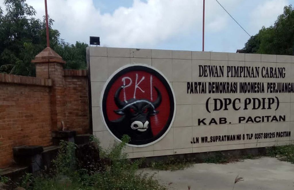 Vandalisme di Kantor DPC PDIP Kabupaten Pacitan