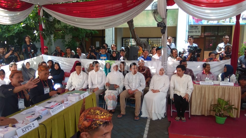 Rumah Yatim  Piatu  Hayati rumah minimalis desain dan gambar 