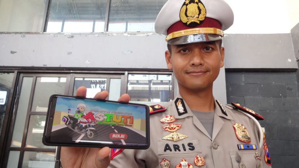 Aplikasi SIM Astuti yang diluncurkan Polres Tulungagung