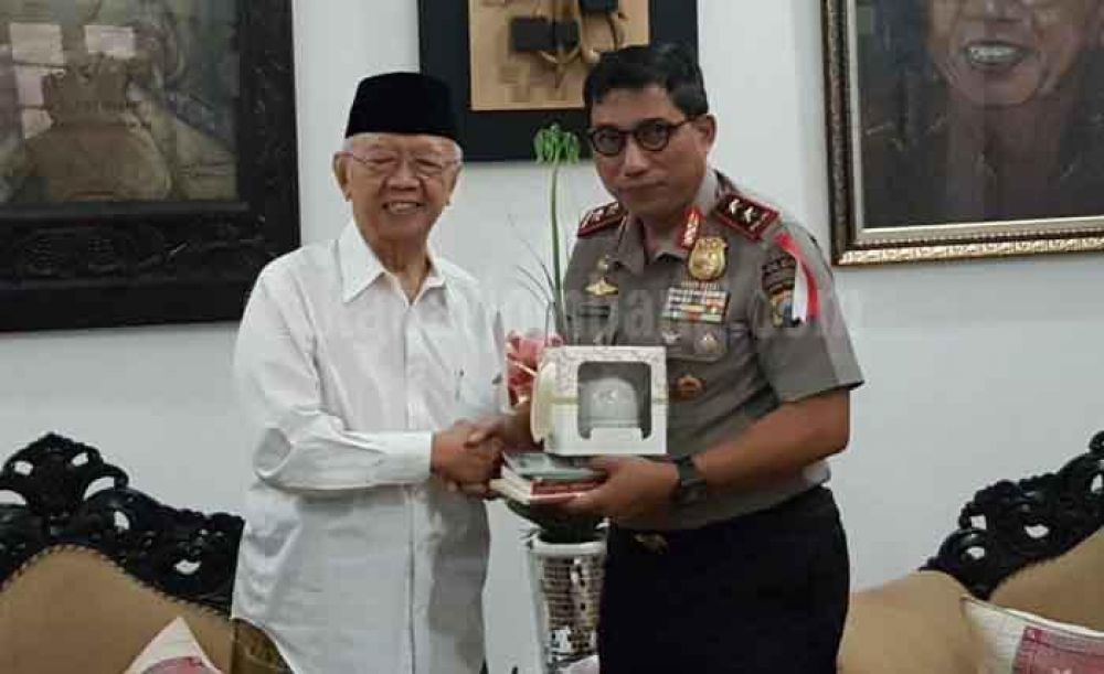 Irjen Pol (Purn) Machfud Arifin saat masih menjabat Kapolda Jatim bersama Gus Solah