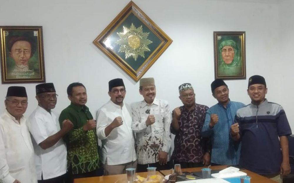 Machfud Aarifin bersama pengurus Pimpinan Daerah Muhammadiyah Kota Surabaya