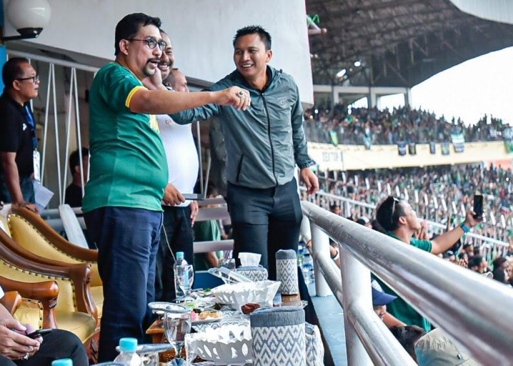 Gaya Machfud Arifin saat Persebaya juarai Piala Gubernur Jatim 2020