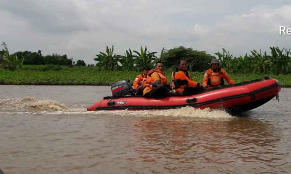Pencarian korban tenggelam di Sungai Brantas