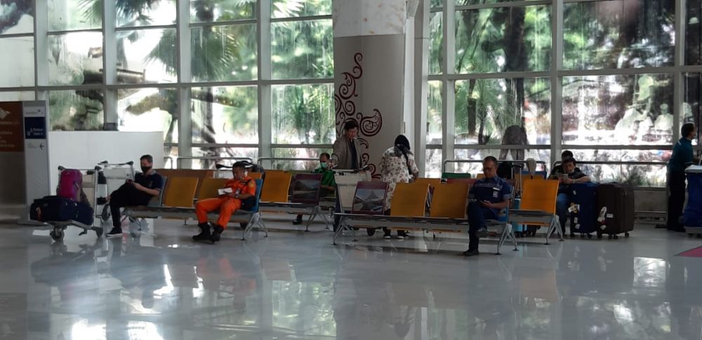 Penumpang di Bandara Internasional Juanda yang gagal berangkat