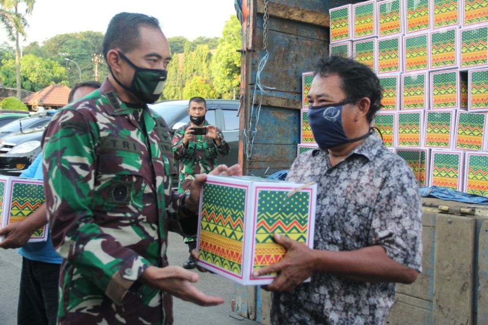 Alumni AKABRI-AKPOL 94 salurkan 10.500 paket sembako serentak se Indonesia