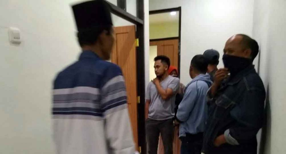 Keluarga korban di kamar mayat RSUD dr Muhammad Saleh Kota Probolinggo