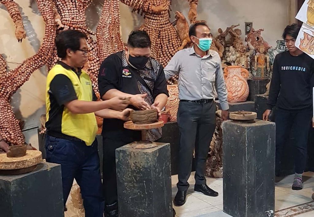 Kerajinan gerabah di wisata edukasi Kelurahan Dadaprejo, Kecamatan Junrejo, Kota Batu
