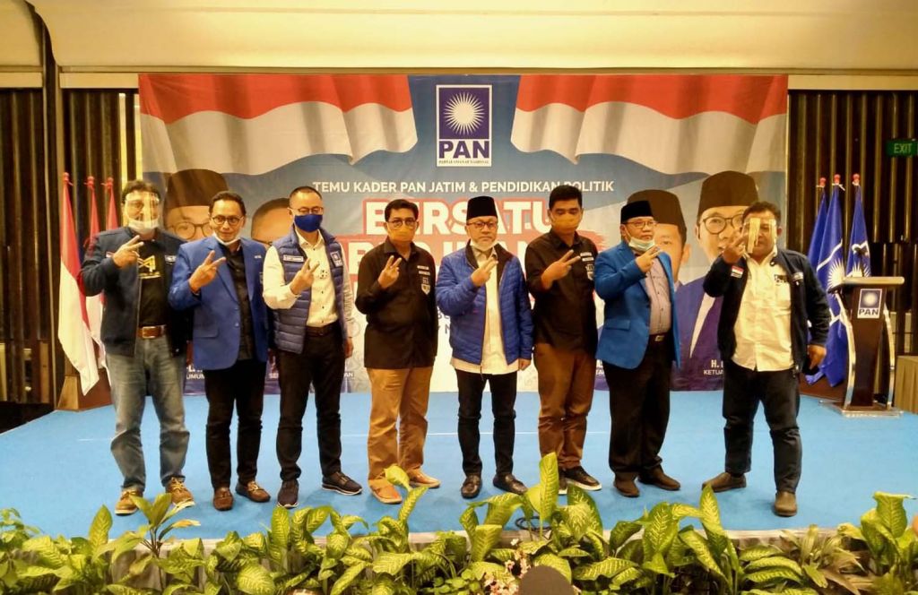 Zulkifli Hasan bertemu seluruh kader PAN di Jatim dan Paslon Wali Kota-Wakil Wali Kota Surabaya Machfud Arifin-Mujiaman