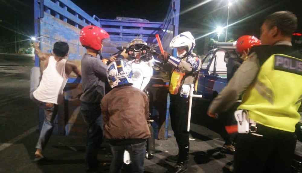 Gerebek Balap Liar di Surabaya Polisi Amankan Ratusan Motor 