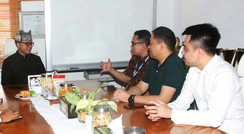 Bupati Anas saat menerima kunjungan tim travel agen dari Citylink Malaysia 