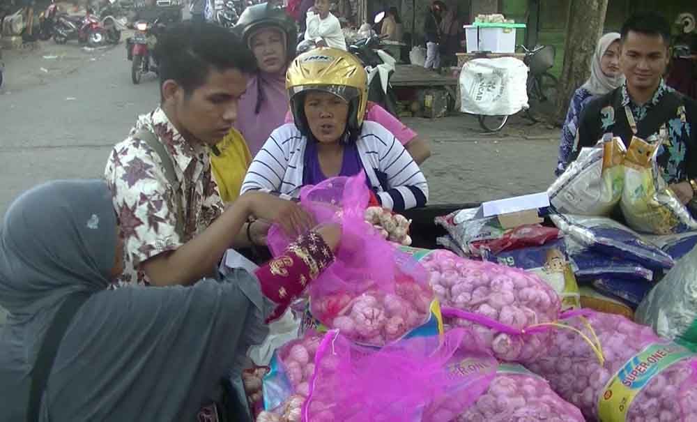 Operasi pasar Bulog di Tulungagung