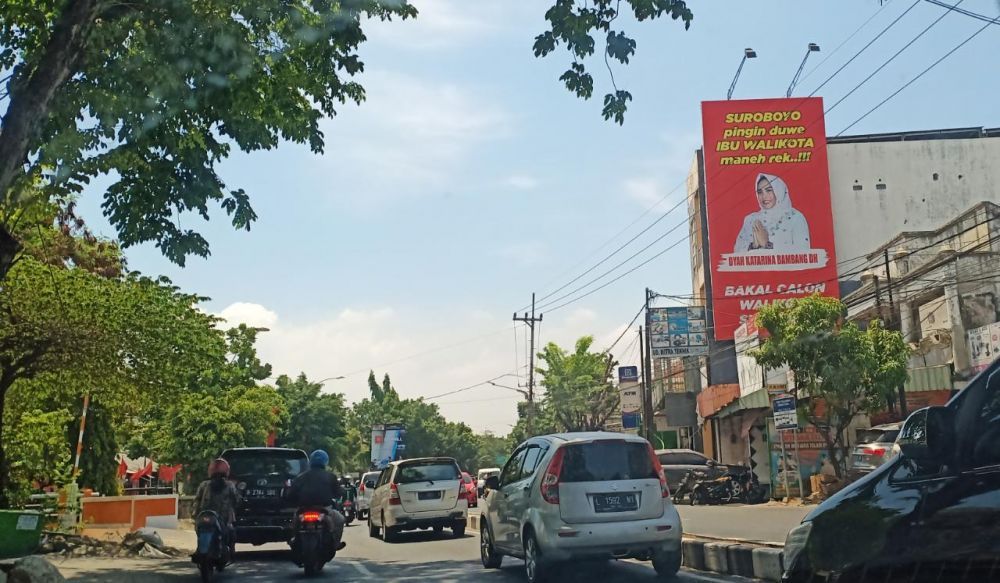 Reklame Dyah Katarina di Kendangsari