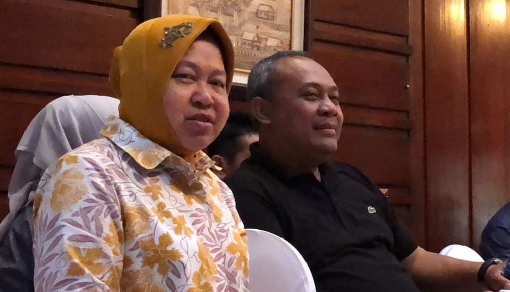 Hendro Gunawan mendampingi Wali Kota Risma