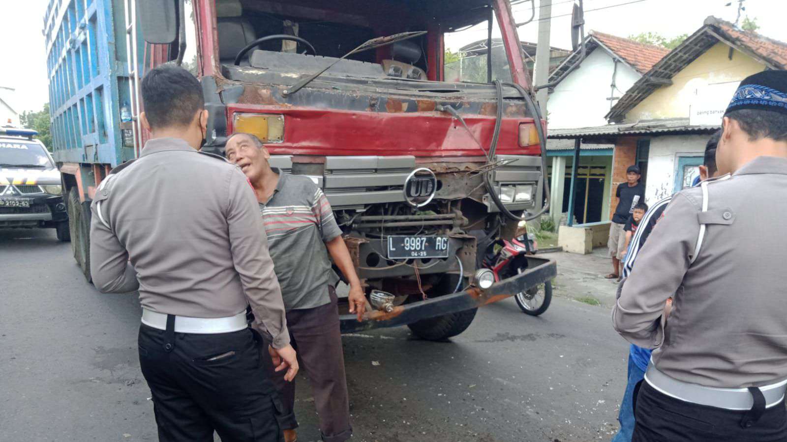 laka beruntun di Jombang Lur.... sementara ngene ae info e