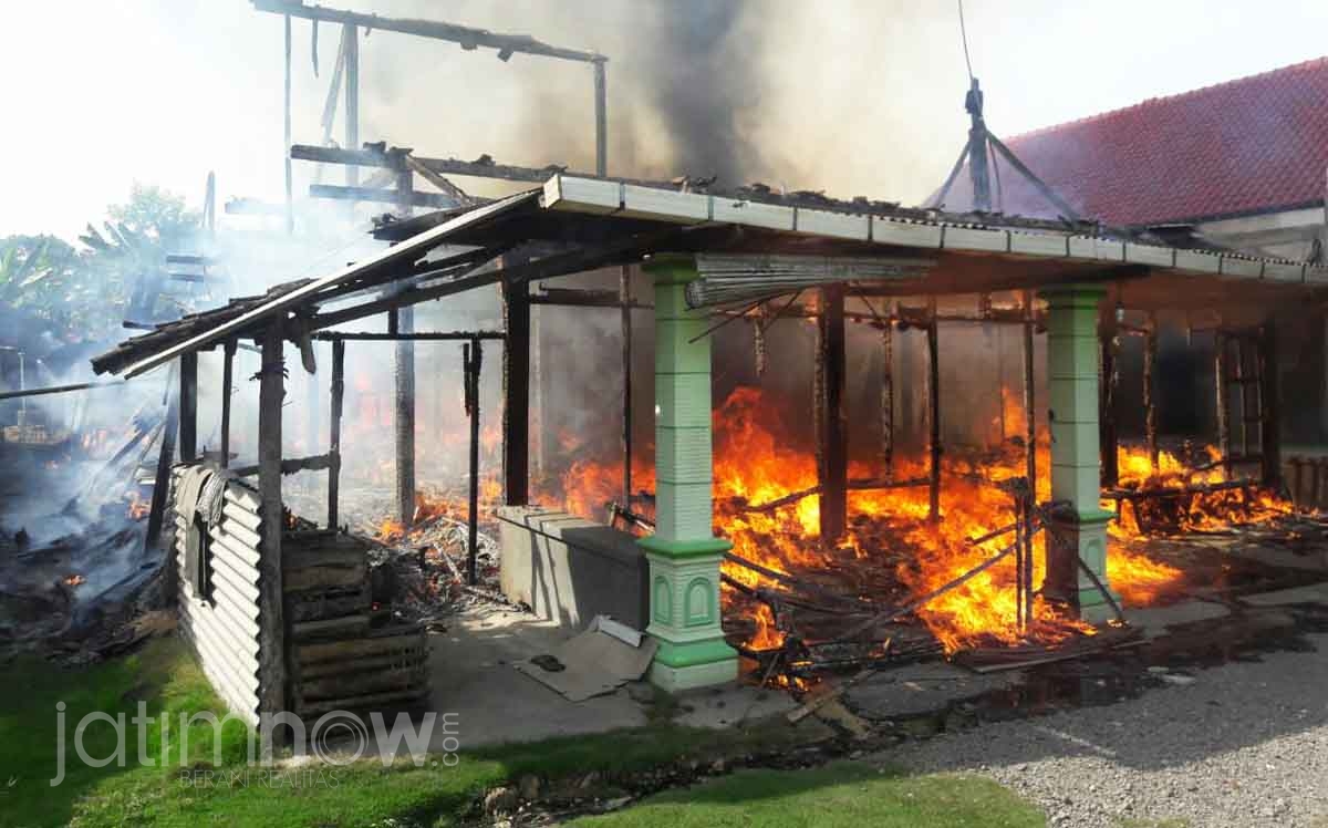 Rumah terbakar milik Sadimo warga Madiun