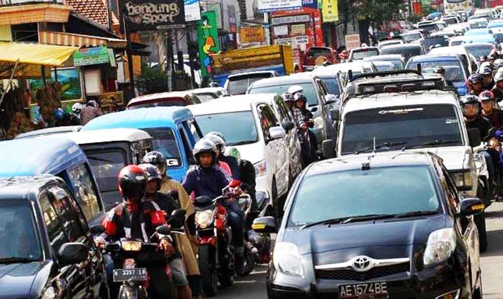 Kemacetan di salah satu jalan di Kota Malang
