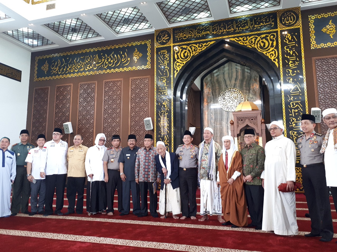 Para tokoh yang hadir di peresmian Masjid Arif Nurul Huda Polda Jatim