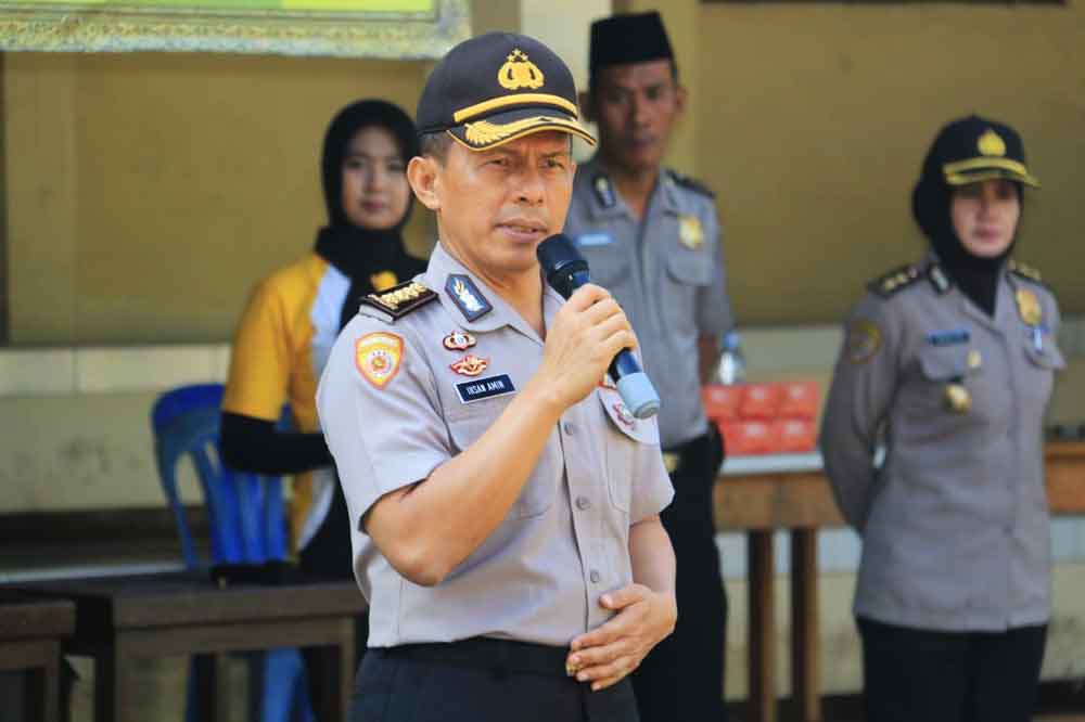 Berita Foto: Polisi-polisi Cantik ini Lihai Menembak