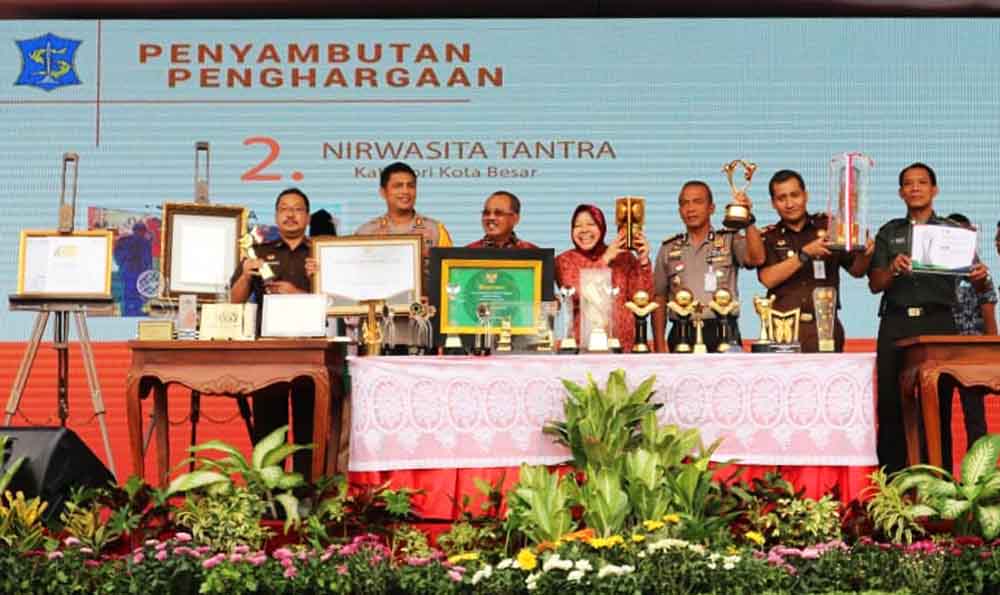 Acara penyambutan penghargaan di Taman Surya, Balai Kota Surabaya, Rabu (16/1/2019)