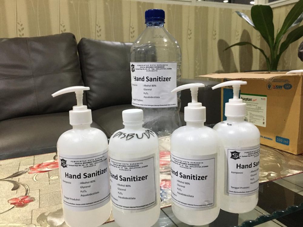 Hand sanitizer produksi Dinas Kesehatan Kota Surabaya 