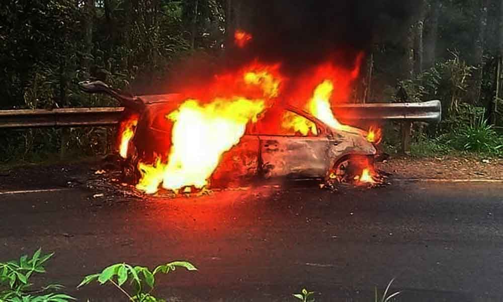 Mobil terbakar di Trenggalek
